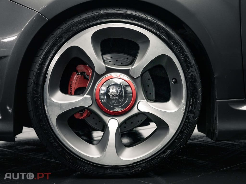 Abarth 595 SCUDERIA ITALIA