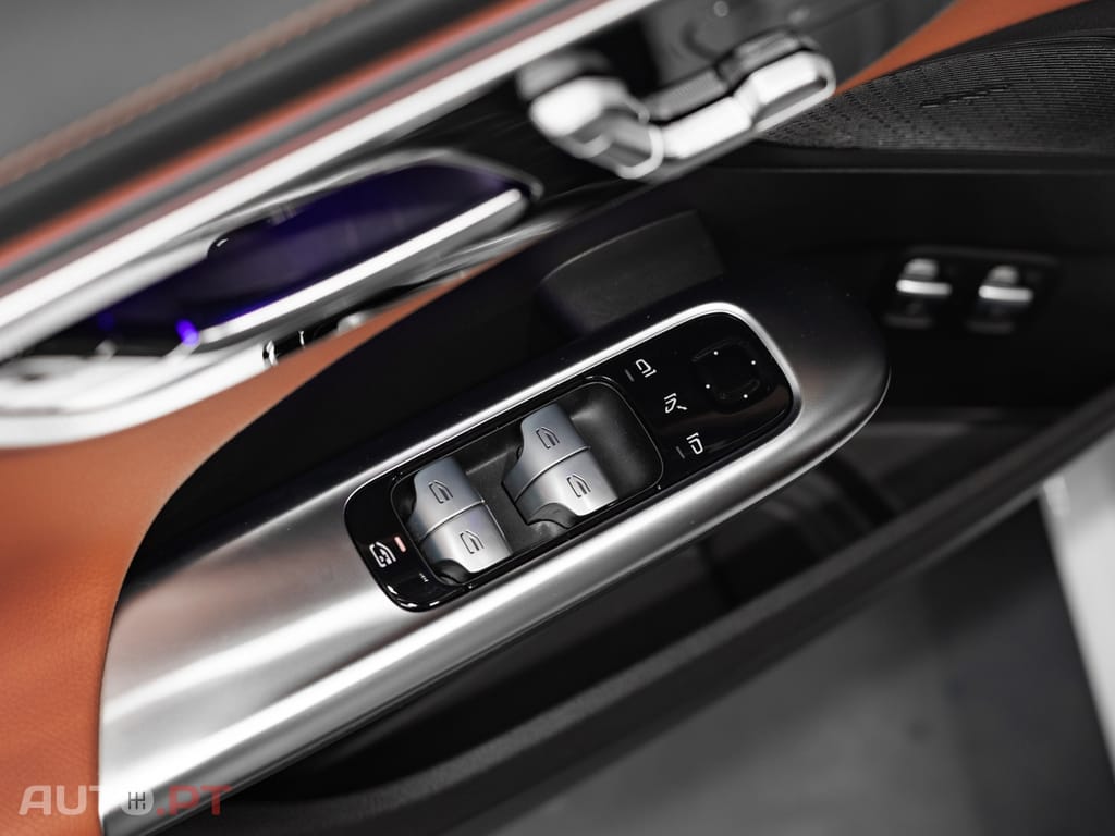 Mercedes-Benz C 300 e 9G-TRONIC AMG Line