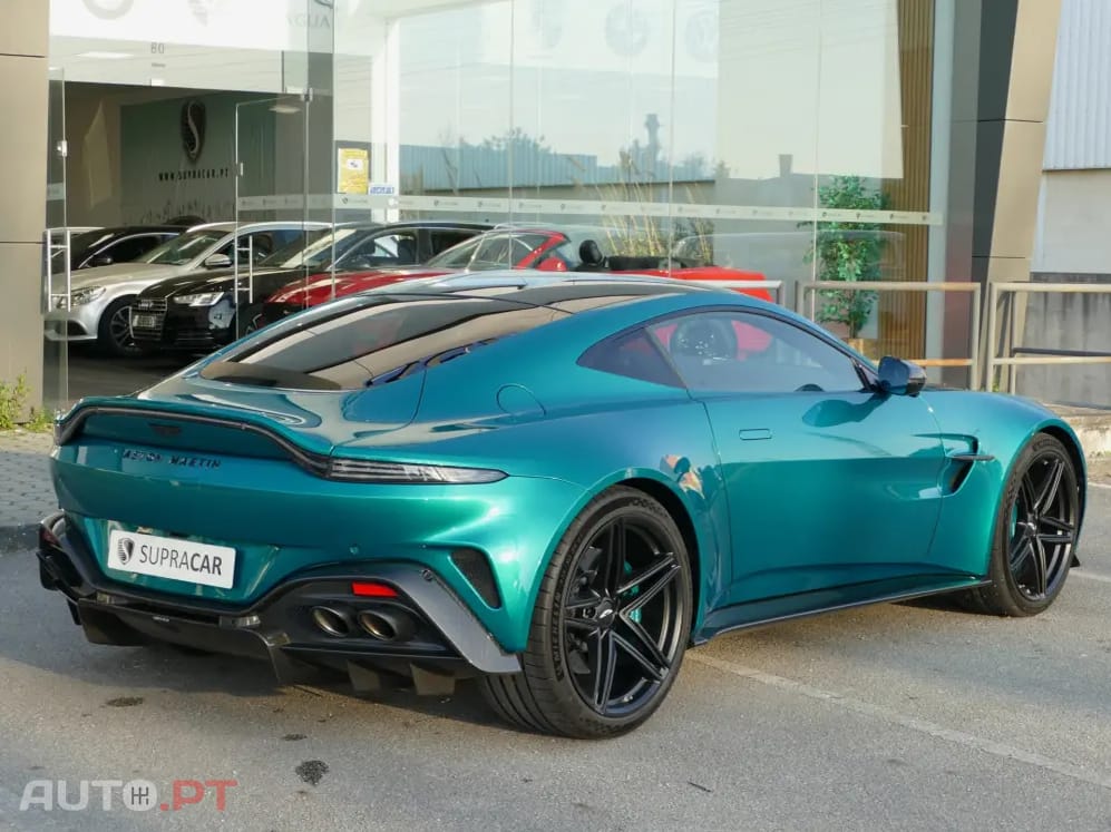 Aston Martin Vantage Coupé V8