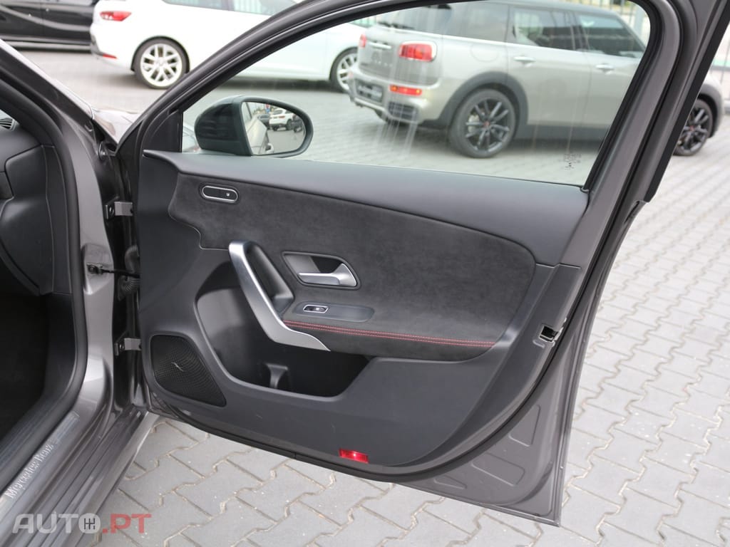 Mercedes-Benz A 250 e AMG Line