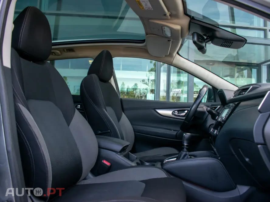 Nissan Qashqai 1.5 dCi N-Connecta J18