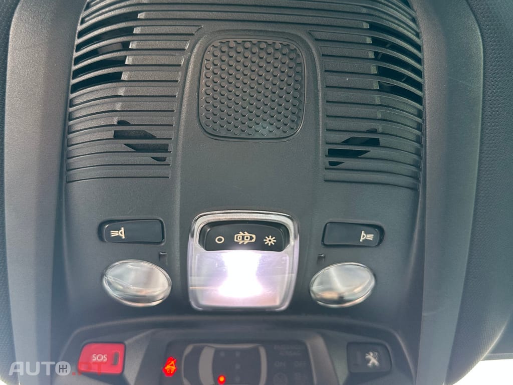 Peugeot 3008 1.2 PureTech 130 Stop & Start Allure Business-Pack