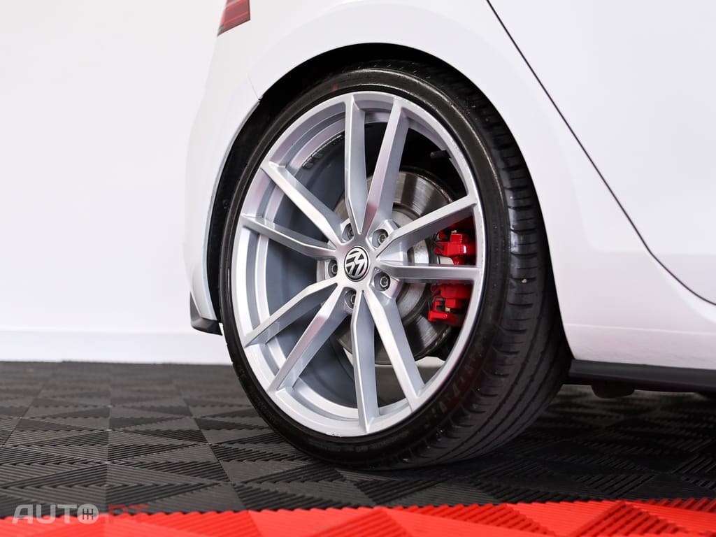 Volkswagen Golf 2.0 TSi GTi DSG Performance