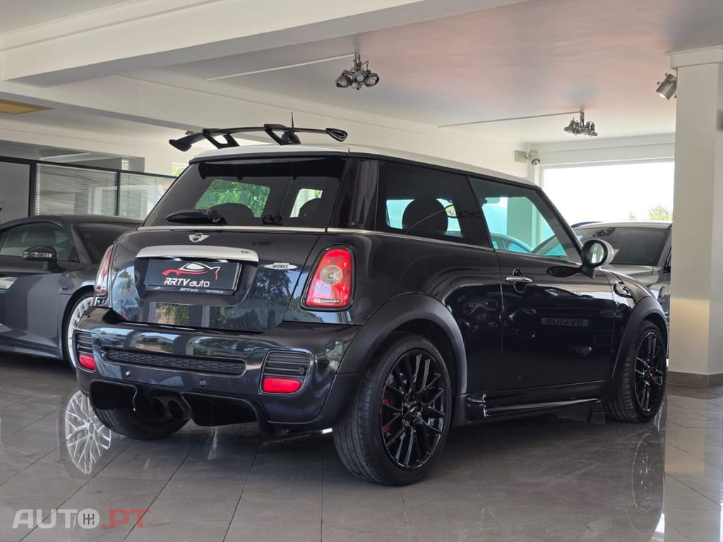MINI Cooper John Cooper Works