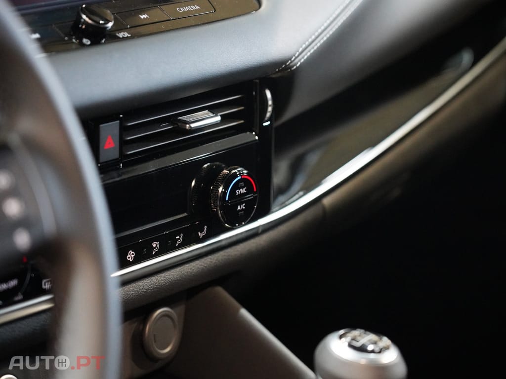 Nissan Qashqai 1.3 DIG-T N-Connecta LED+TT+SKY