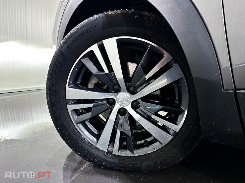 Peugeot 5008 Hybrid 136 E-DCS6