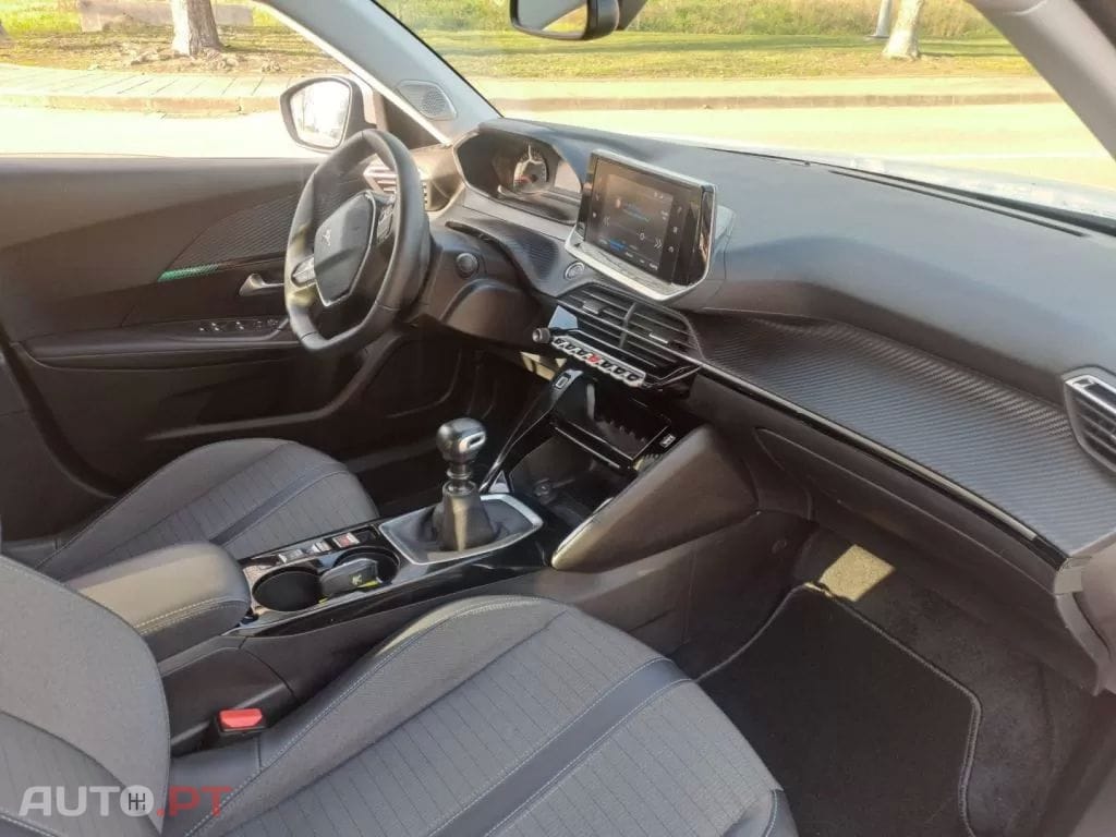 Peugeot 2008 1.5 BlueHDi Allure Pack