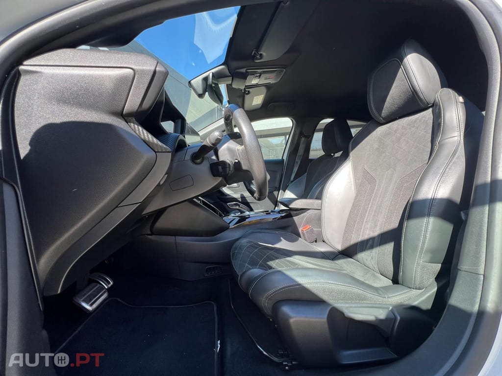 Peugeot E-208 50 kWh GT Pack