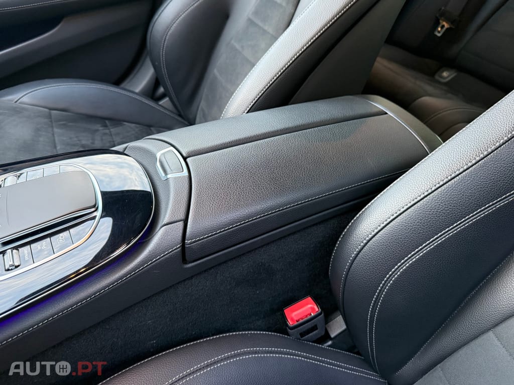 Mercedes-Benz E 300 de 9G-TRONIC AMG Line