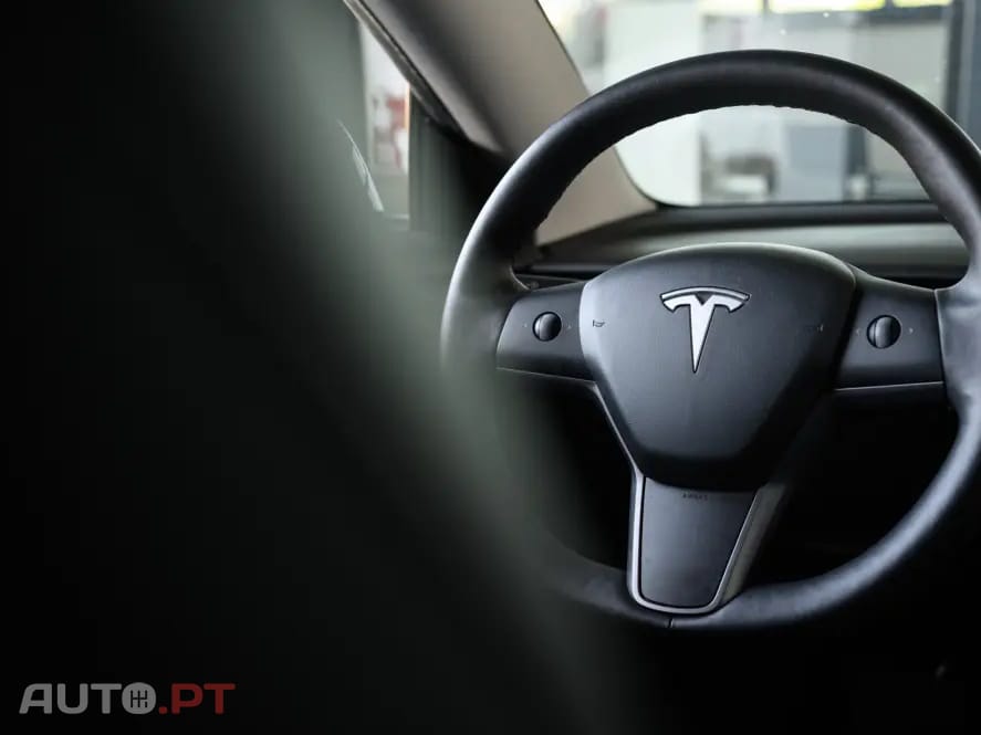 Tesla Model 3 Standard Range Plus RWD