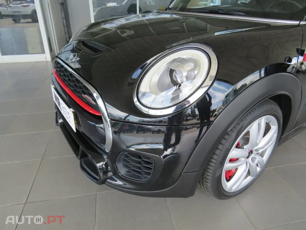 MINI Cabrio John Cooper Works
