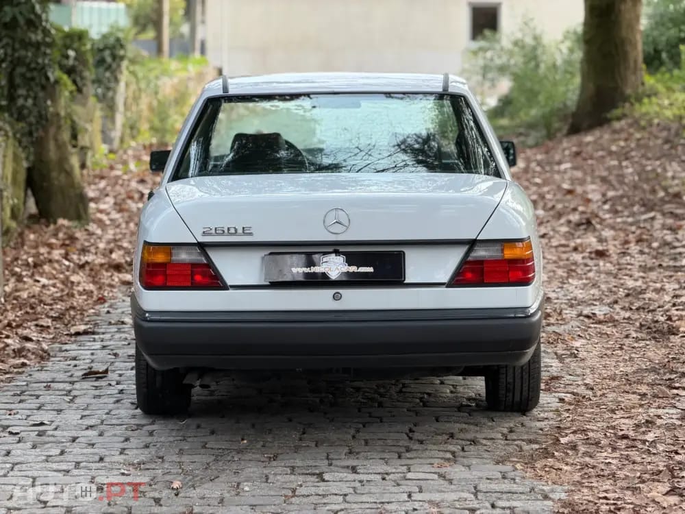 Mercedes-Benz 260 260 E