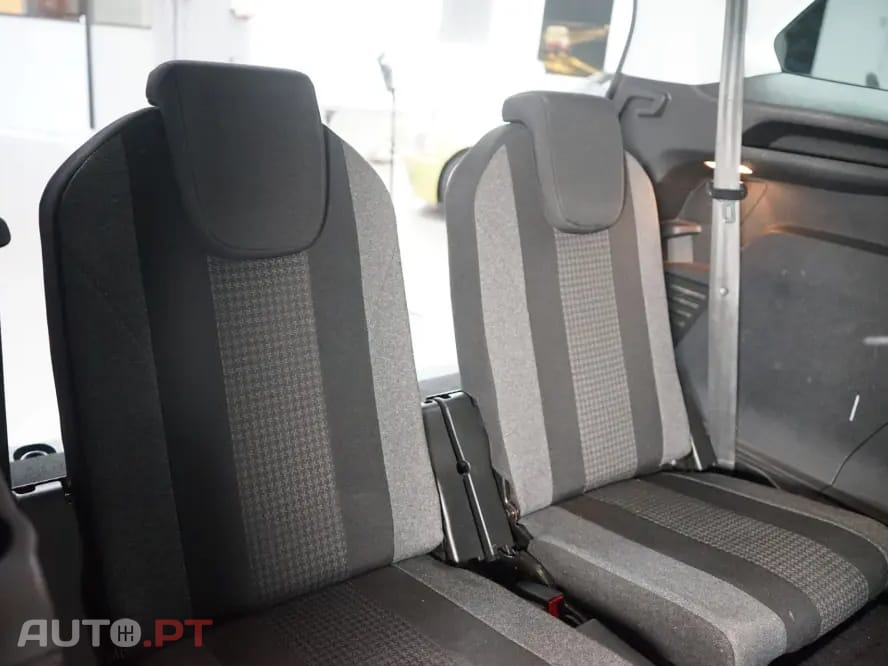 Peugeot 5008 1.5 BlueHDi Allure EAT8