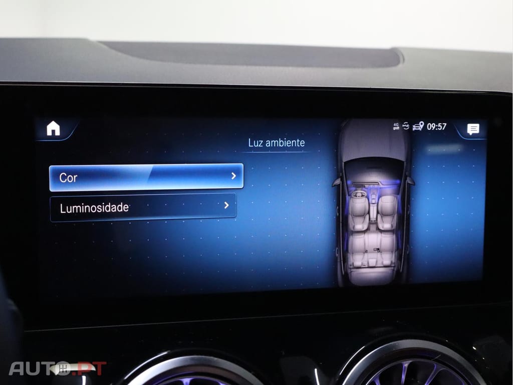 Mercedes-Benz GLA 250 e AMG LINE