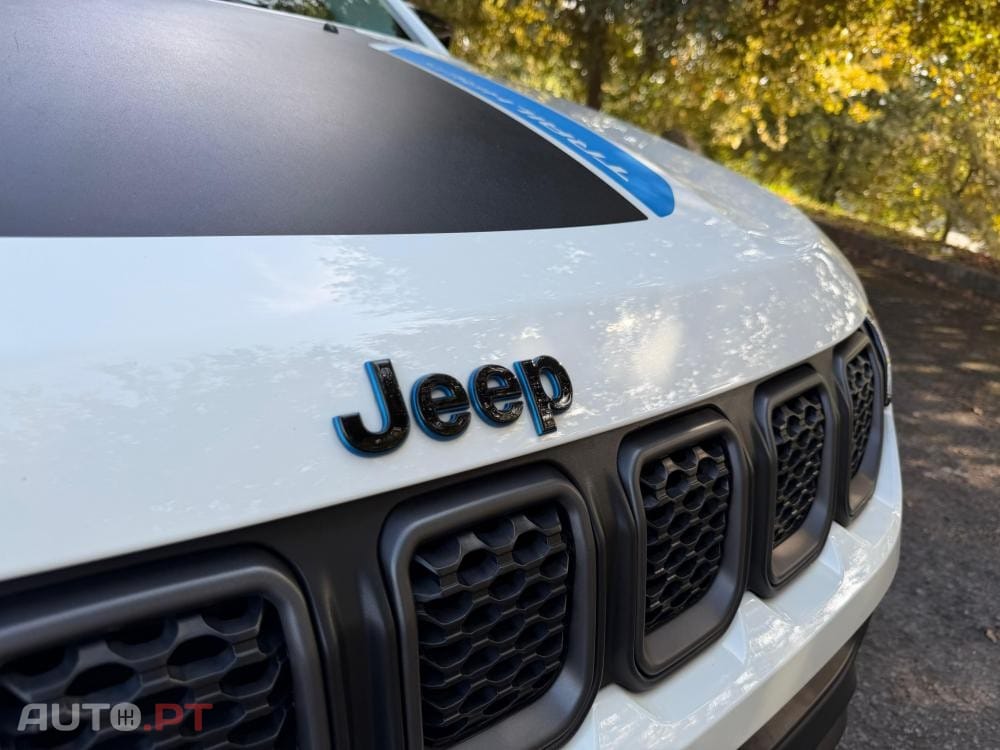 Jeep Compass 1.3 T-GDI 4xe PLUG-IN HYBRID Auto First Edition Urban
