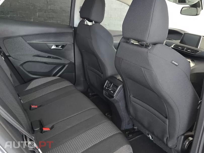 Peugeot 3008 1.5 BlueHDi Active