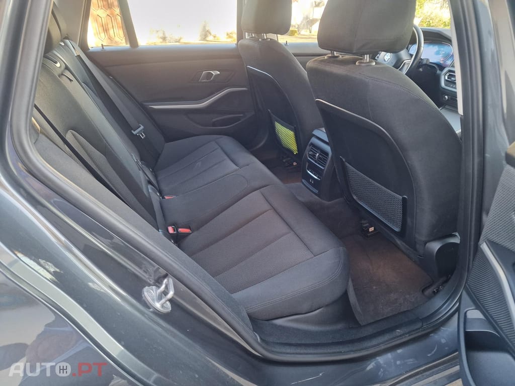 BMW 318 BMW 318 d TOURING 2.0 A MHEV 48V AUTO