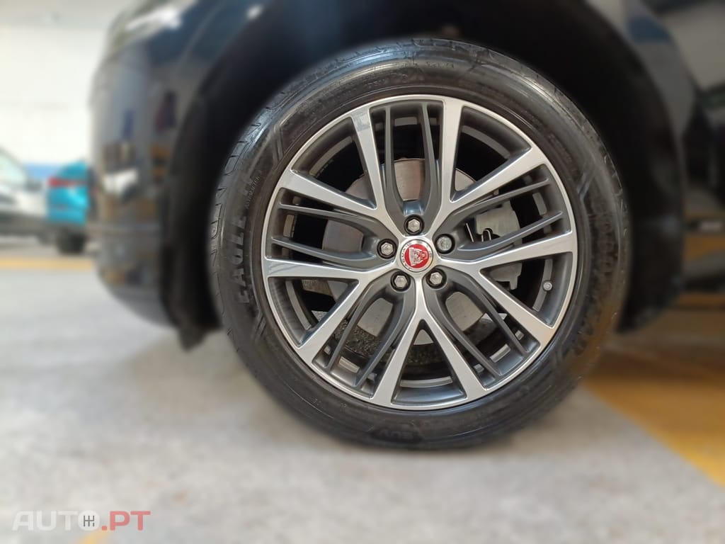 Jaguar I-Pace EV400 R-Dynamic SE AWD