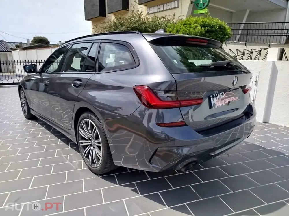 BMW 320 d Touring Pack Desportivo M Auto