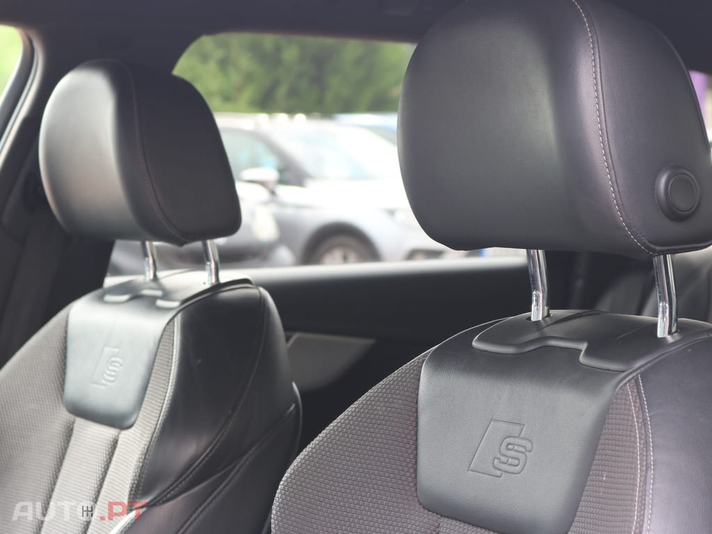 Audi A4 Avant 2.0 TDI multitronic S-line