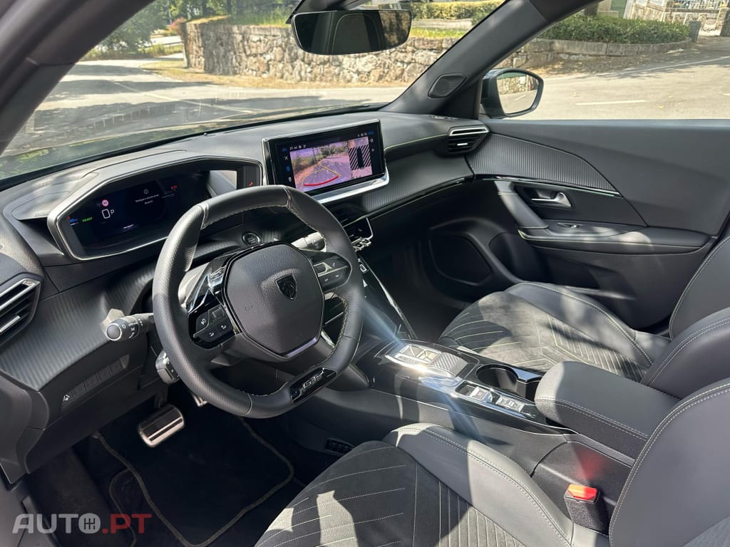 Peugeot E-2008 50 kWh GT Pack