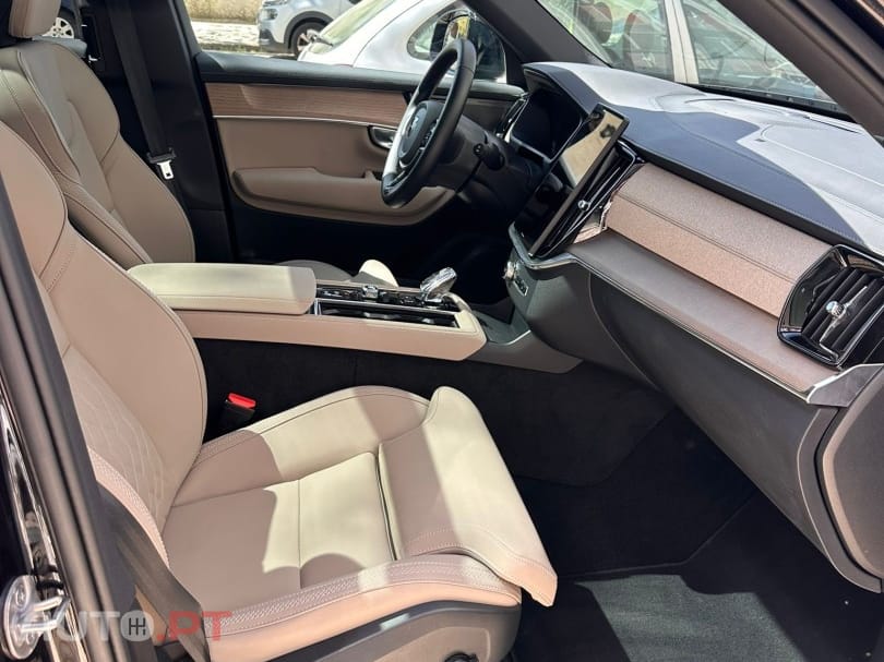 Volvo XC90 2.0 T8 PHEV Plus Dark AWD