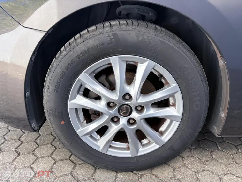 Mazda 3 1.5 Sky-G Evolve HS Navi