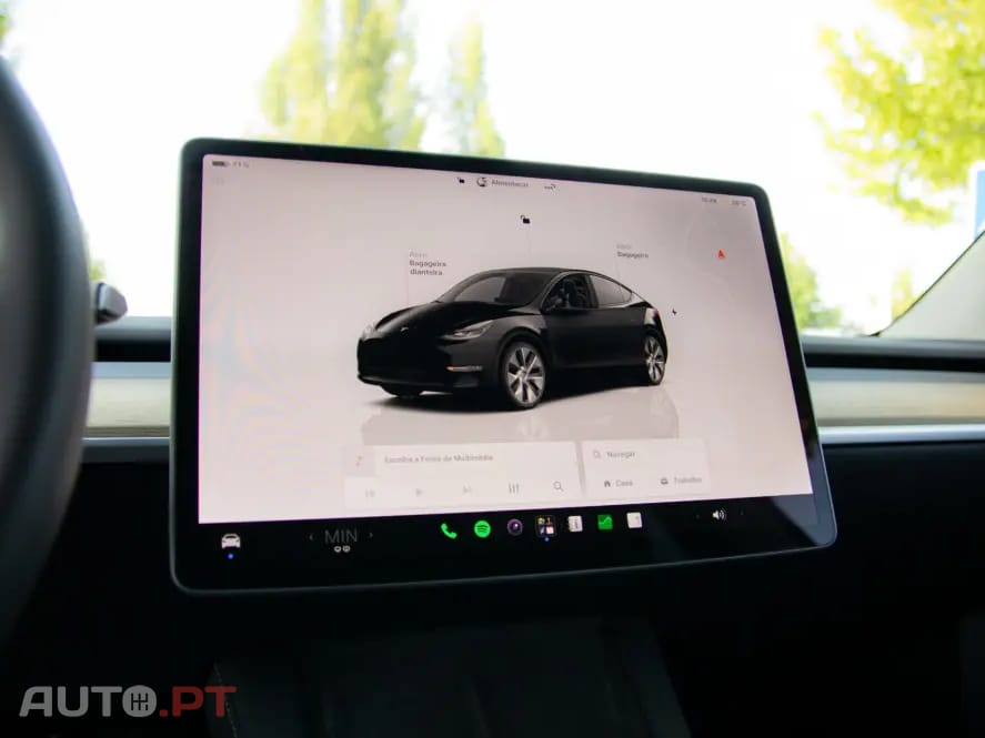 Tesla Model Y RWD — fotografia 13