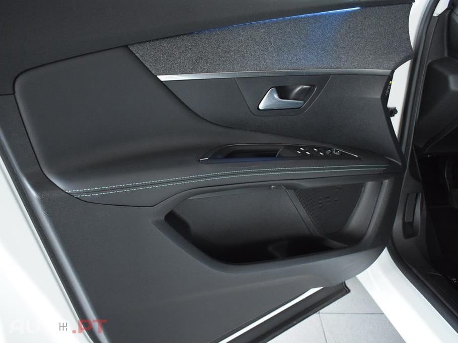Peugeot 3008 1.5 BlueHDi ALLURE 130 CV