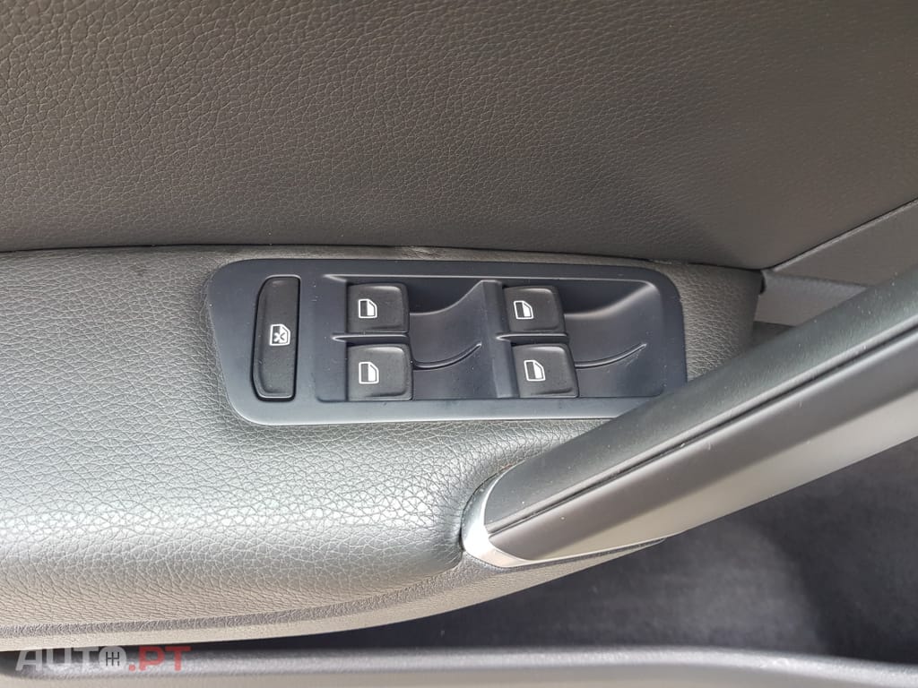 Volkswagen Golf Variant 2.0 TDi Highline DSG
