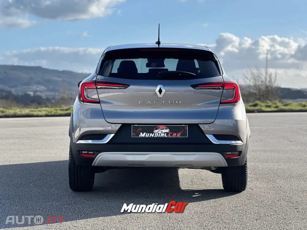 Renault Captur 1.6 Hybrid E-Tech Intens