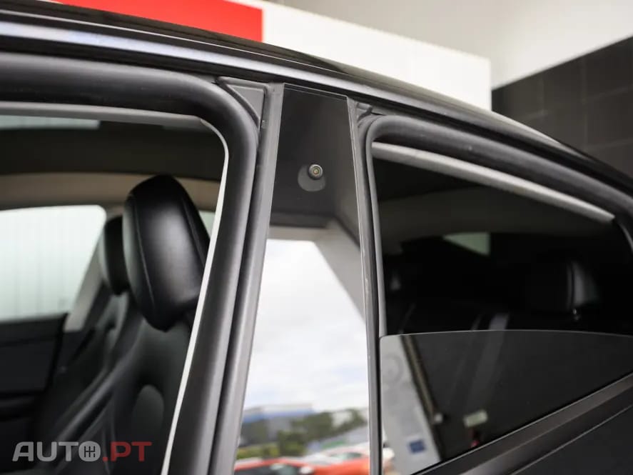 Tesla Model Y Long Range RWD