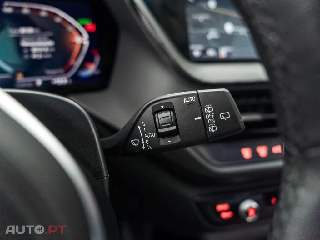 BMW 118 i Pack Desportivo M Auto