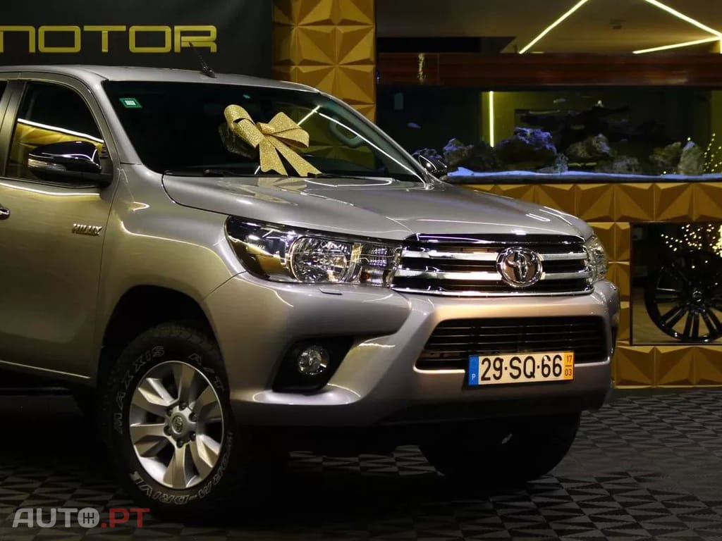 Toyota Hilux 2.4 D-4D 4WD Tracker