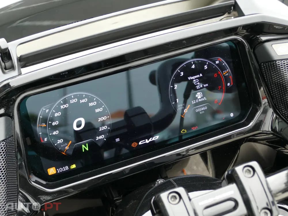 Harley Davidson FL CVO ROAD GLIDE ST