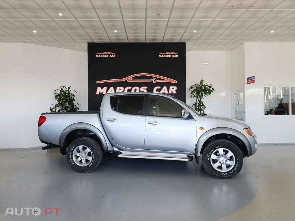 Mitsubishi L200 2.5 DI-D CD Invite AC 4WD