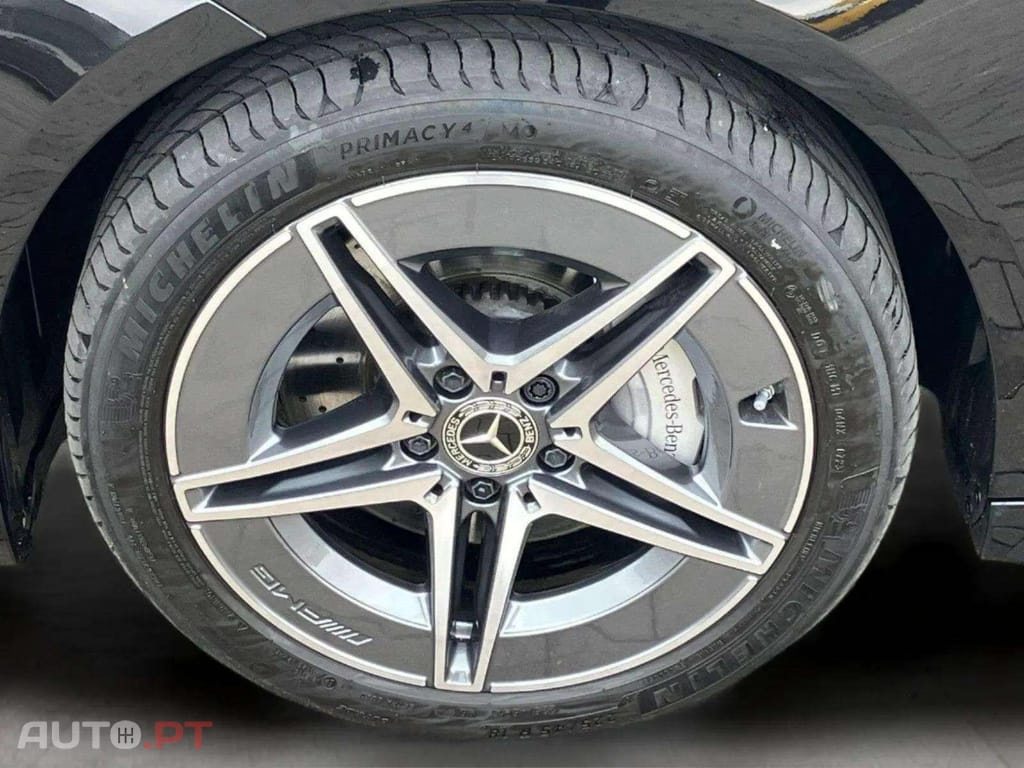 Mercedes-Benz C 300 AMG Line I.V.A DEDUTÍVEL  