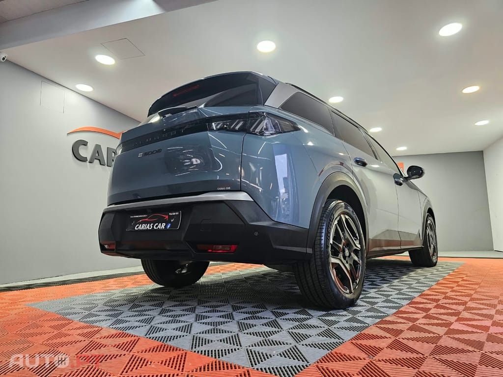 Peugeot E-5008 73 kWh Allure