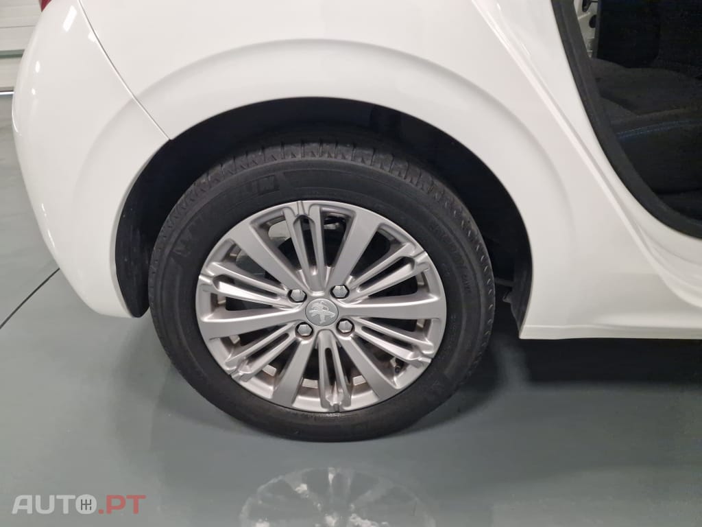 Peugeot 208 1.6 BlueHDi Style