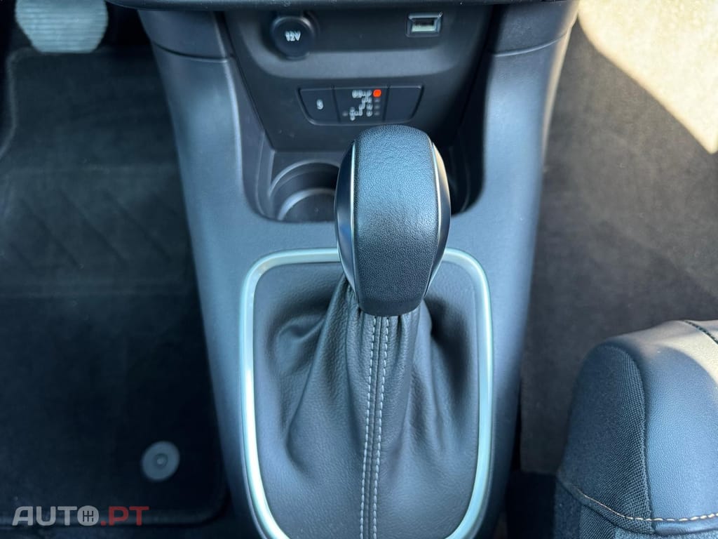 Citroen C3 1.2 PureTech Shine EAT6
