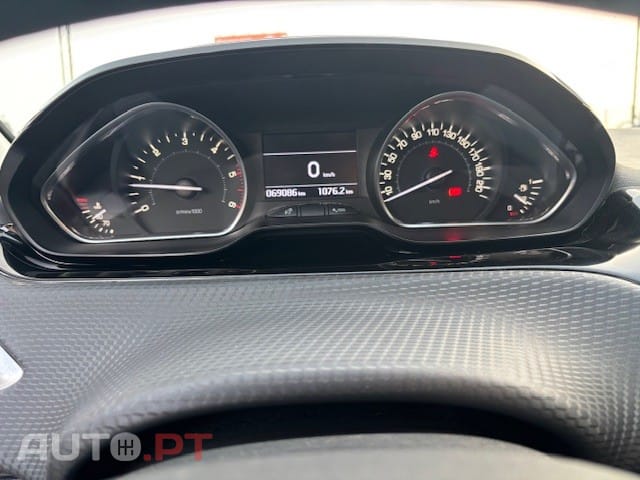 Peugeot 2008 1.6 BlueHDi Style