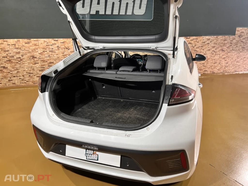 Hyundai IONIQ 1.6 GDI PHEV — fotografia 16