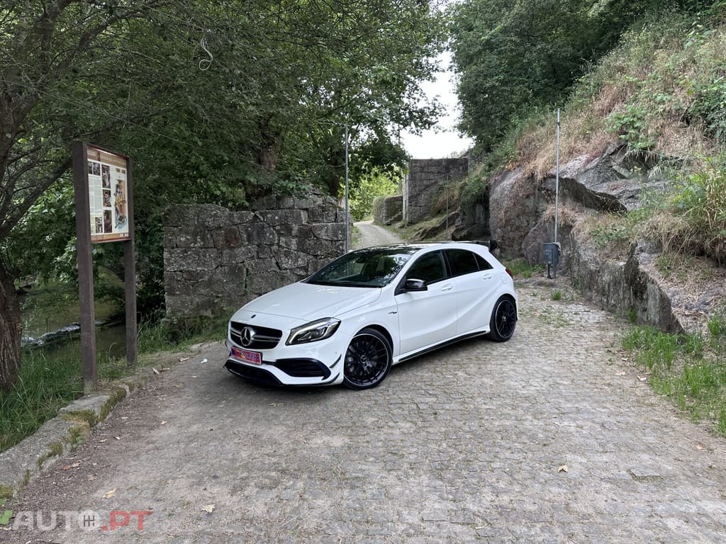 Mercedes-Benz A 45 AMG 4Matic Speedshift 7G-DCT