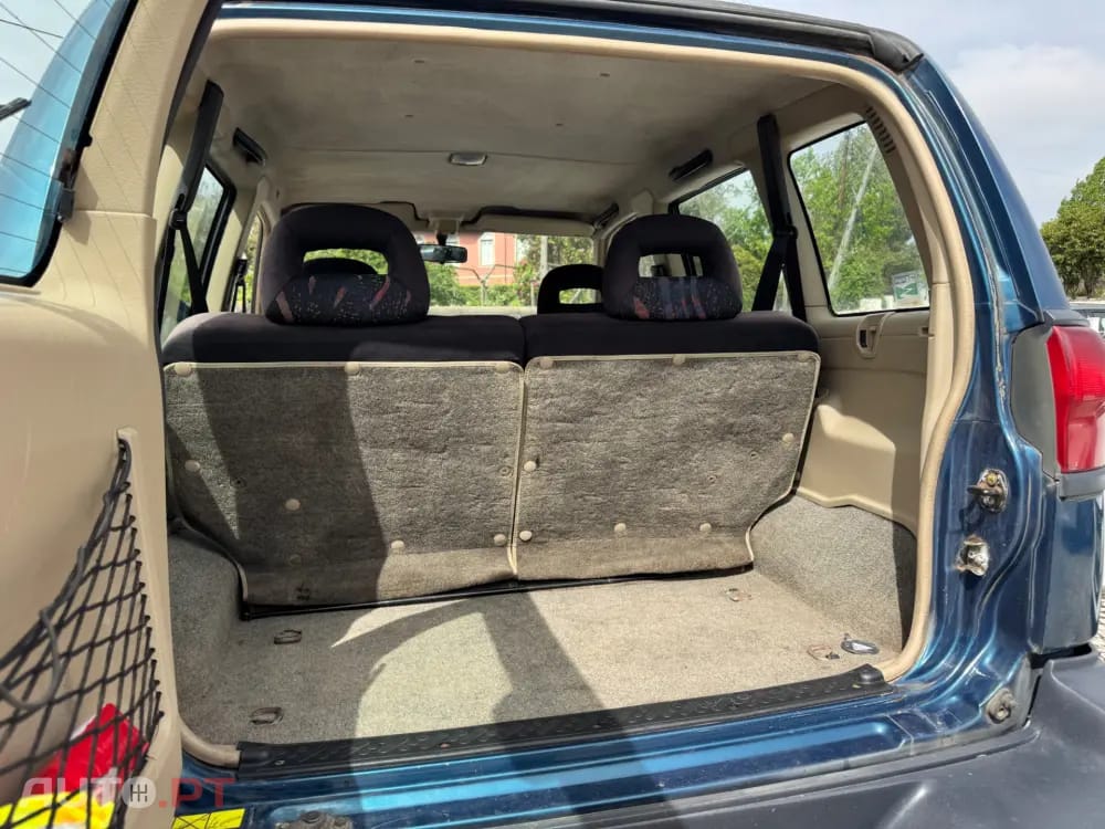 Nissan Terrano Outro