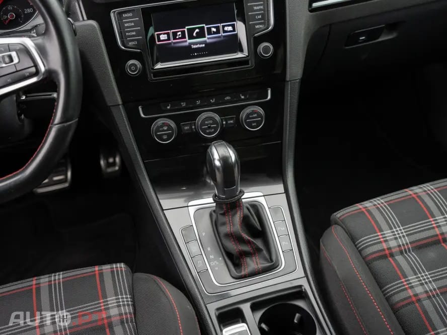 Volkswagen Golf GTI TCR 2.0 TSI OPF DSG