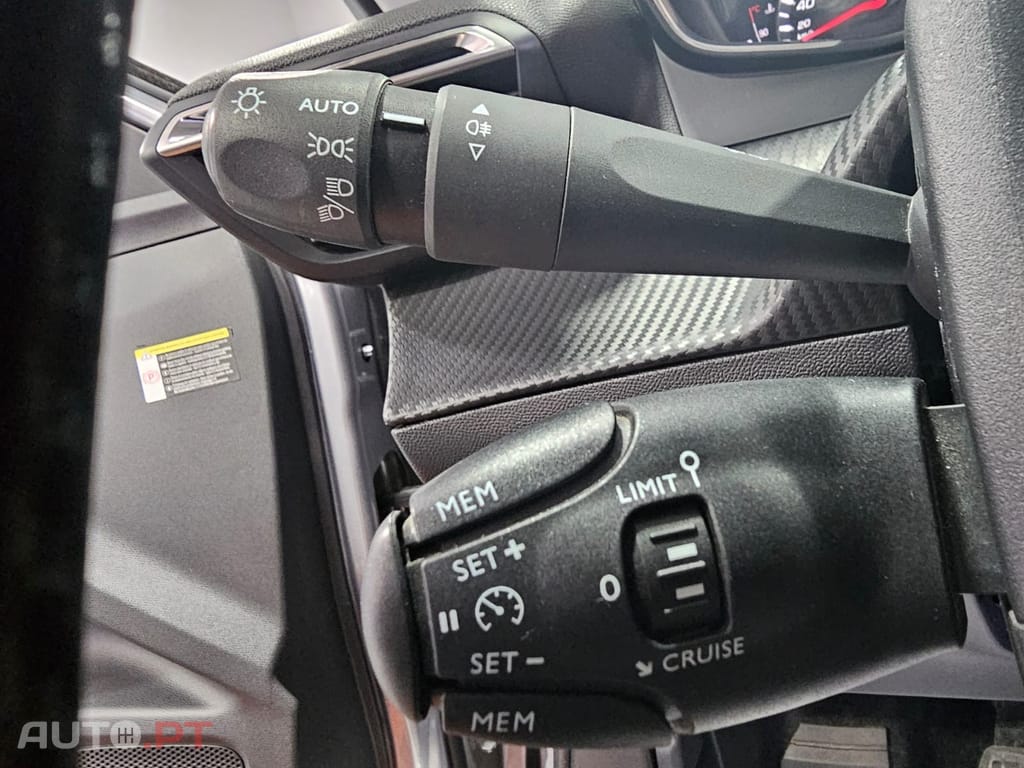 Peugeot 2008 1.2 PureTech Allure