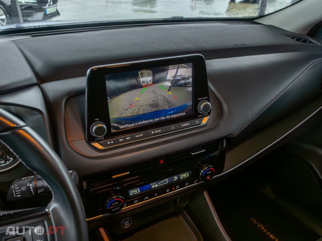 Nissan Qashqai 1.3 DIG-T N-Connecta LED+SKY