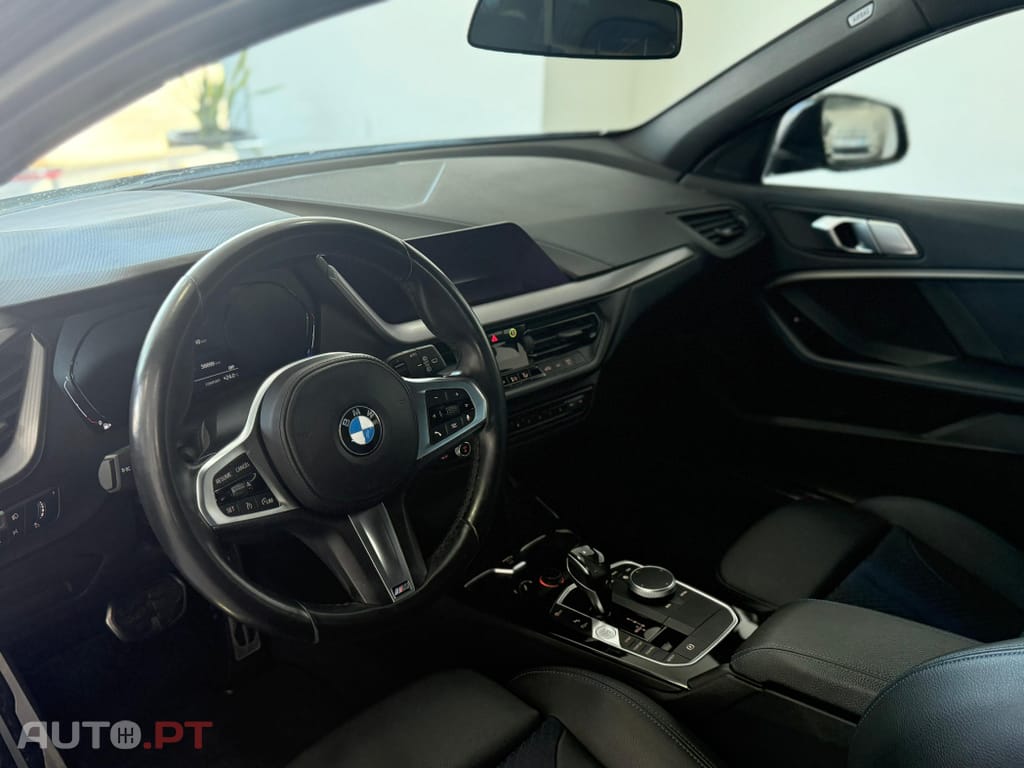 BMW 118 i Pack Desportivo M Auto