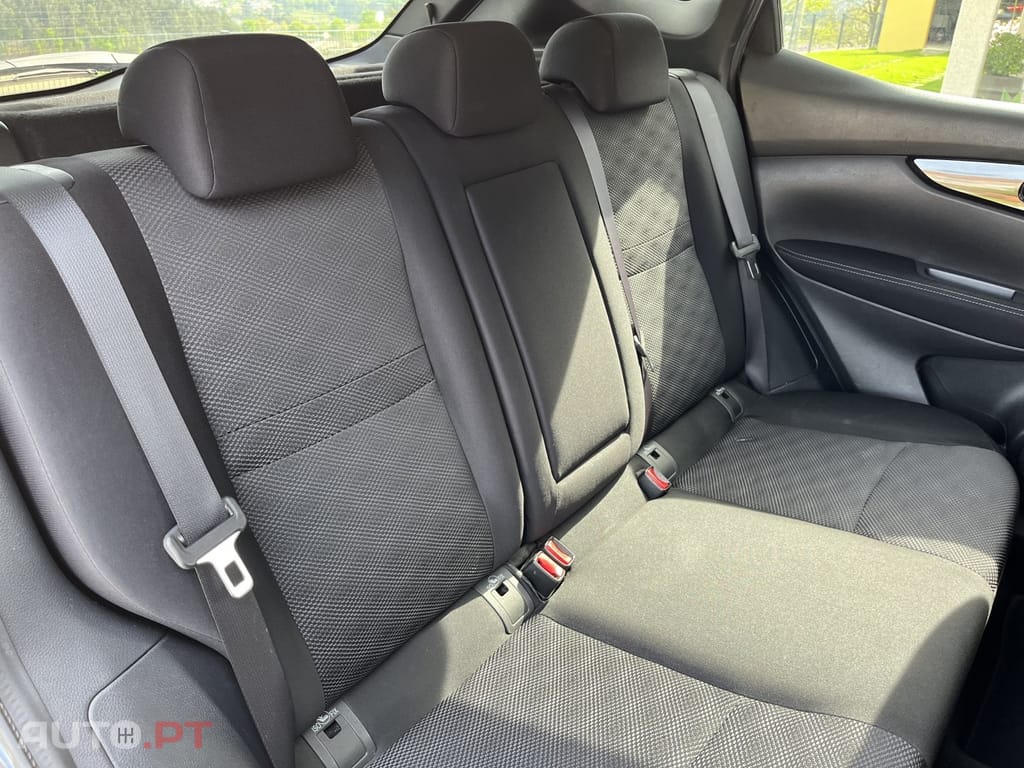 Nissan Qashqai 1.5 dCi N-Connecta 18 RS+PS