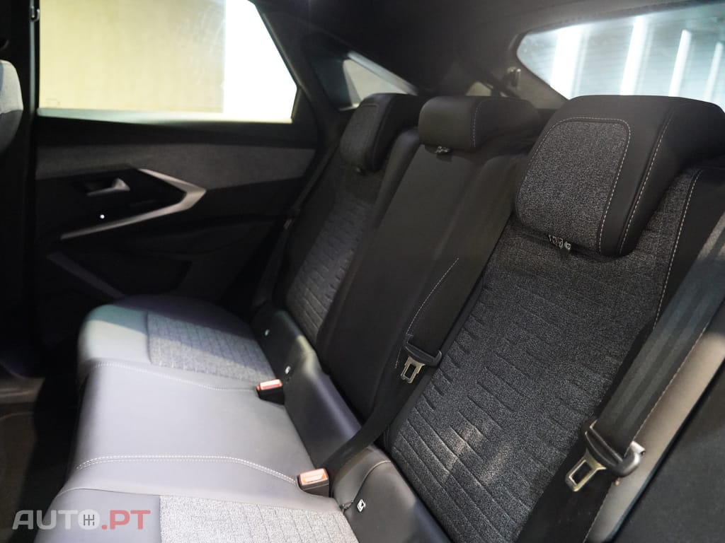 Peugeot 3008 1.2 Hybrid Allure e-DCS6